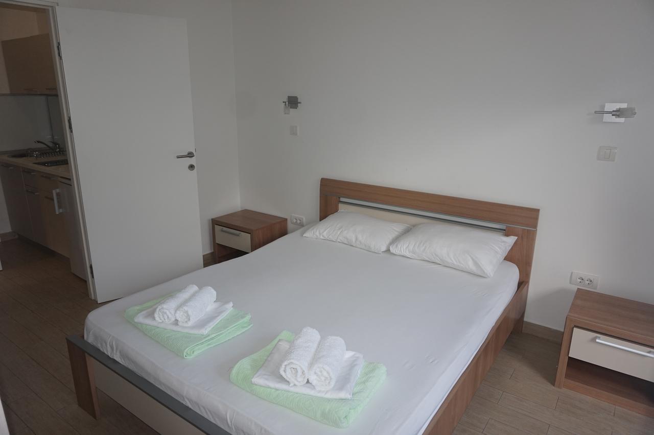 Apartments Minja Nerin Petrovac Exterior foto